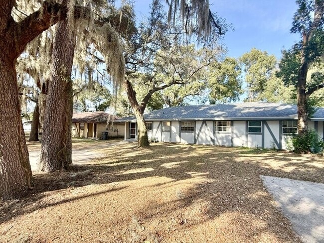 Foto del edificio - 1339 Eagleview Dr