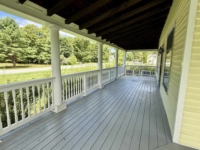 Building Photo - 282 Highland Ave
