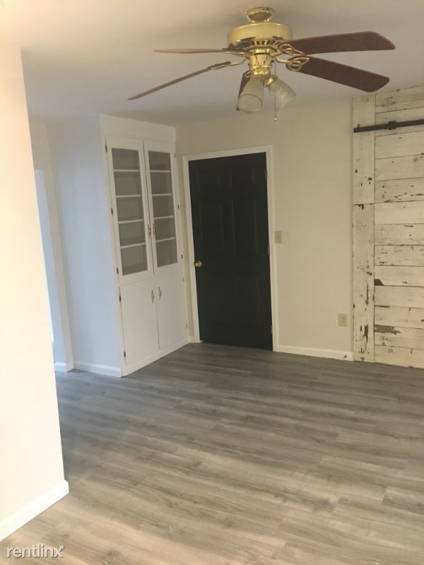 Building Photo - 4 br, 2 bath House - 419 s. michigan ave