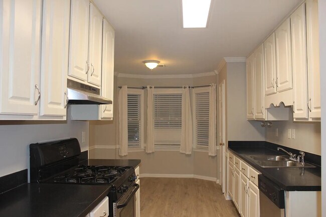 Foto del edificio - Room in Townhome on Oaks Pkwy SE