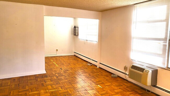 Foto del edificio - 1030 E Lancaster Ave