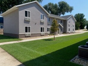 Building Photo - 1104 Lincoln Ave