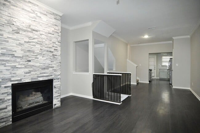 Building Photo - 2902 State St