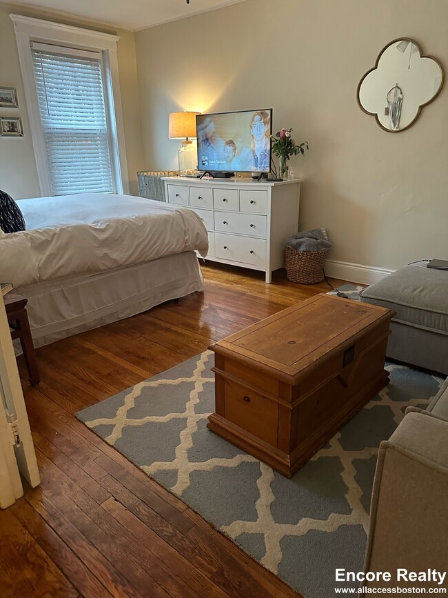 Building Photo - 110 Brainerd Rd