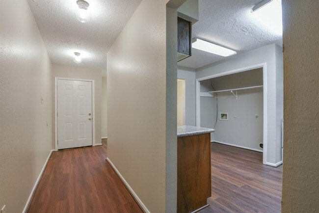 Building Photo - 16959 Nicole Ln
