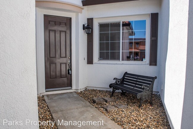 Building Photo - 4 br, 2.5 bath House - 2384 Tremont Ct.