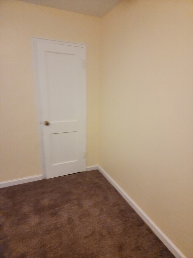 1020 Burnside Rd, Sharon Hill, PA 19079 Townhome Rentals in Sharon