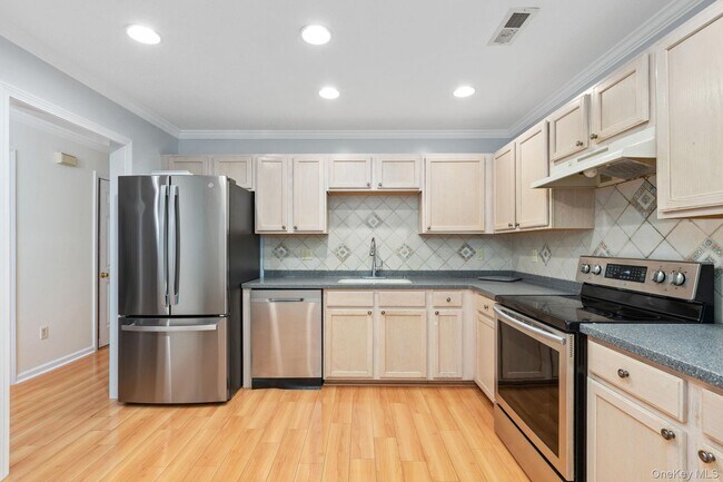 Foto del edificio - 104 Sparrow Ridge Rd