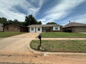 Building Photo - 4725 SE 50th St