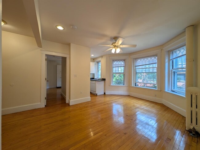 Building Photo - 335A Harvard St