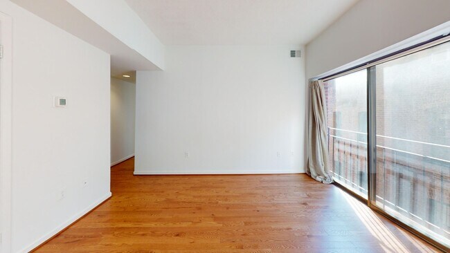 Foto del edificio - Dupont/U Street Corridor Two Bedroom In Fa...