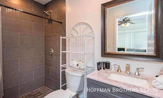 Foto del edificio - 1161 W 38th St