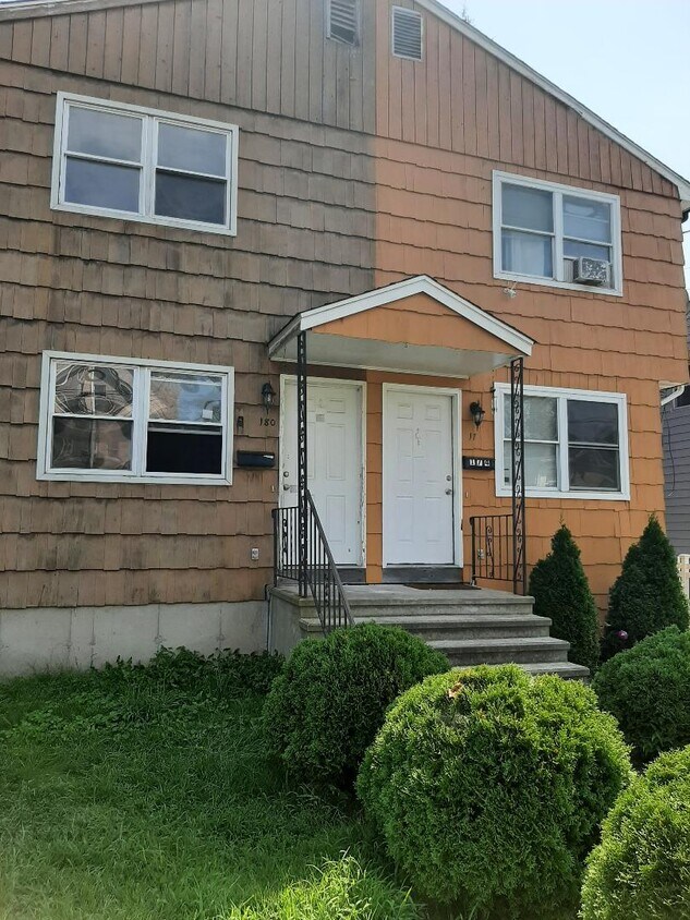 180 Pennsylvania Ave, Bridgeport, CT 06610 House Rental in Bridgeport