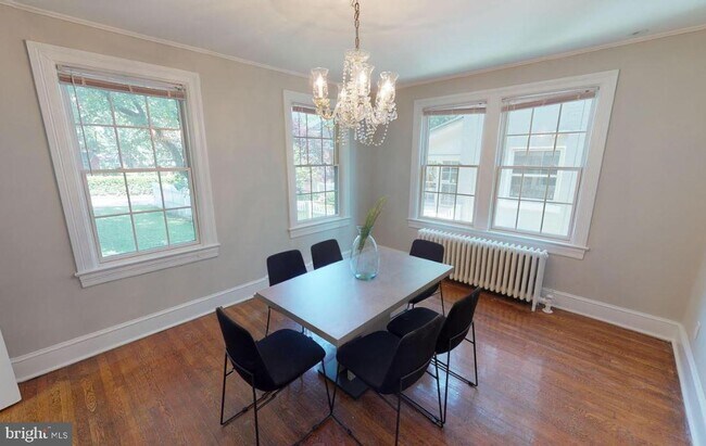 Foto del edificio - 5341 Broad Branch Rd NW