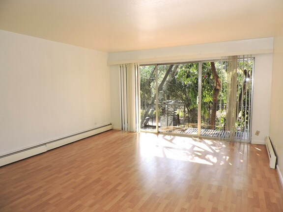 Primary Photo - 166 Locksley Ave