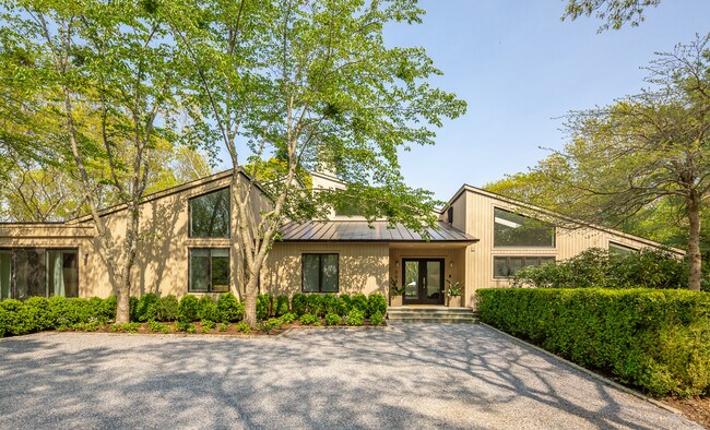 Building Photo - 8 Kettle Ct