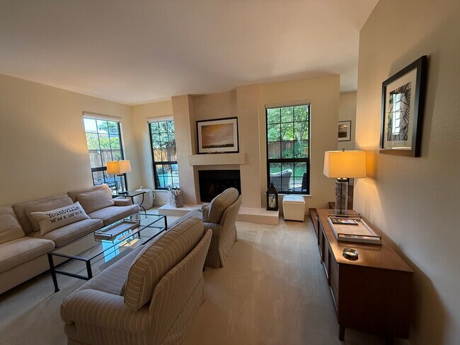 Foto del edificio - 6484 Heather St