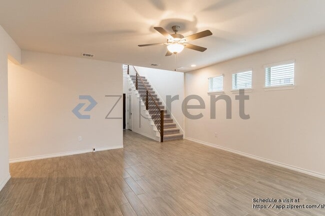 Foto del edificio - 7603 Elk Grove Path