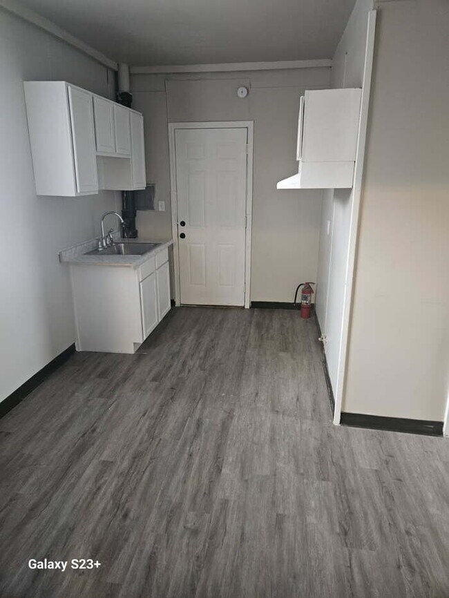 Foto del edificio - Beautiful Newly rehabbed apartment