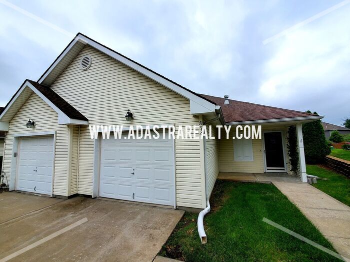Beautiful Gardner TownhomeAvailable NOW!!
