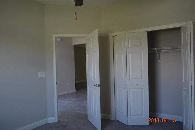 Building Photo - 146 Eloise Oaks Dr