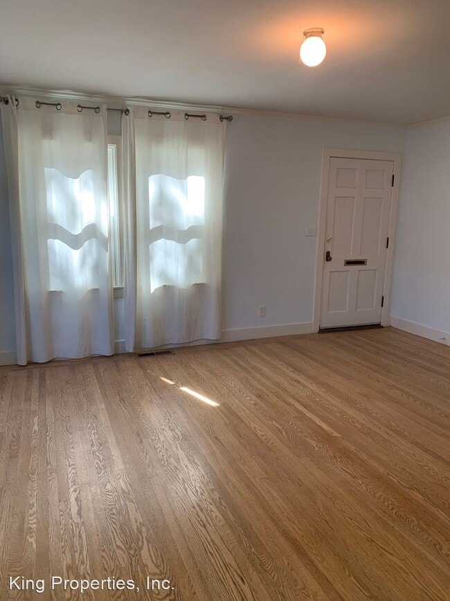 Building Photo - 3 br, 2 bath House - 516 G Street