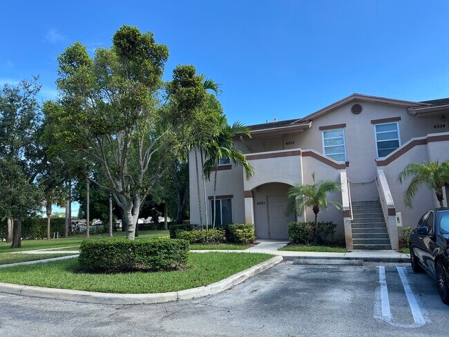 Building Photo - 4551 Oak Terrace Dr