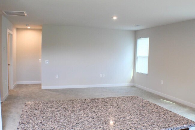 Foto del edificio - 109 S Peak Dr