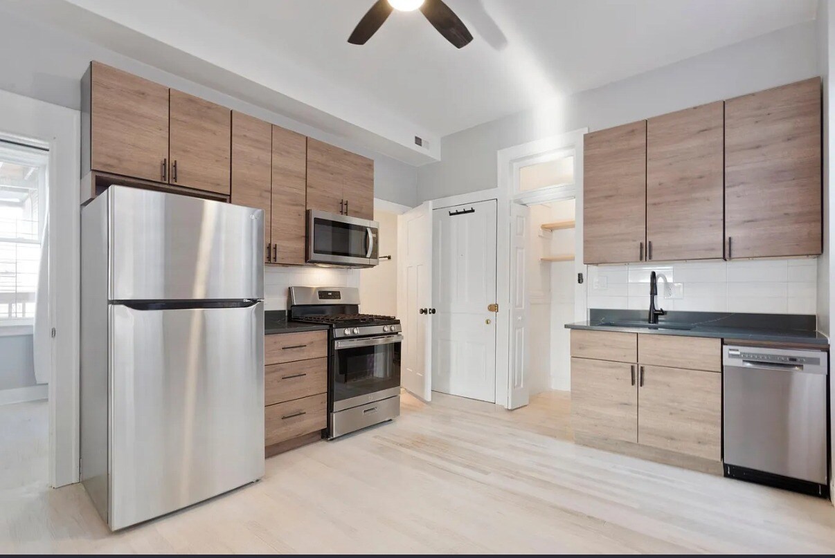 Modern 2 Bed 1 Bath in the Lakeview area - Modern 2 Bed 1 Bath in the Lakeview area