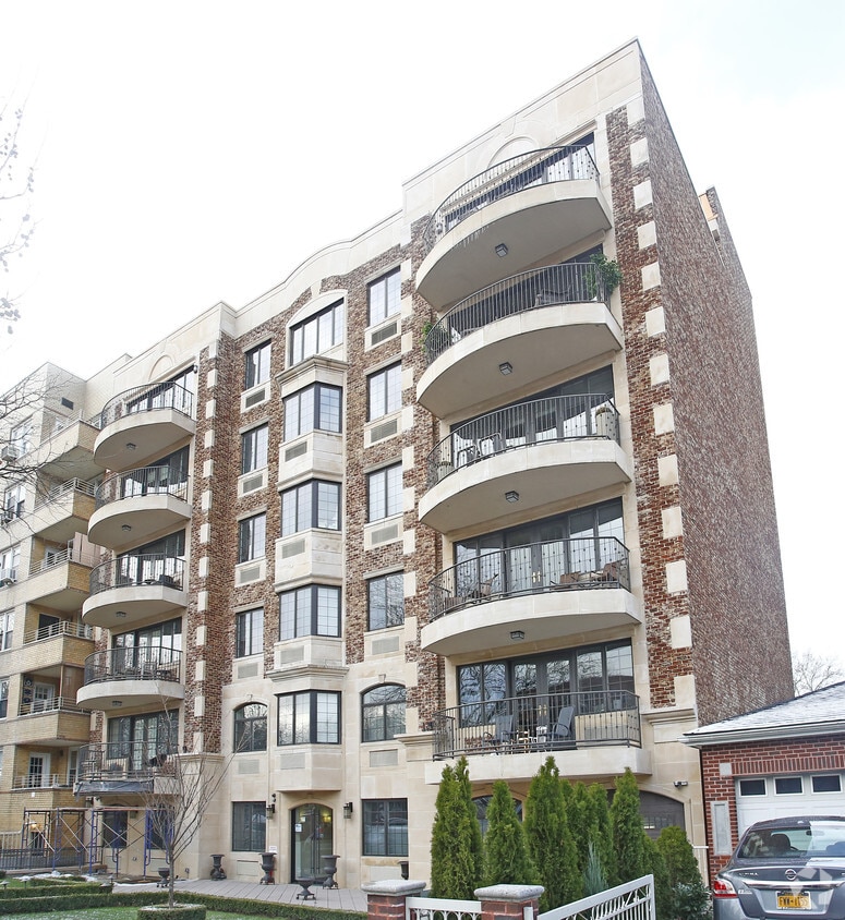 Primary Photo - Akoya Luxury Rentals