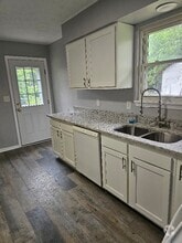 Building Photo - 321 Longview Dr
