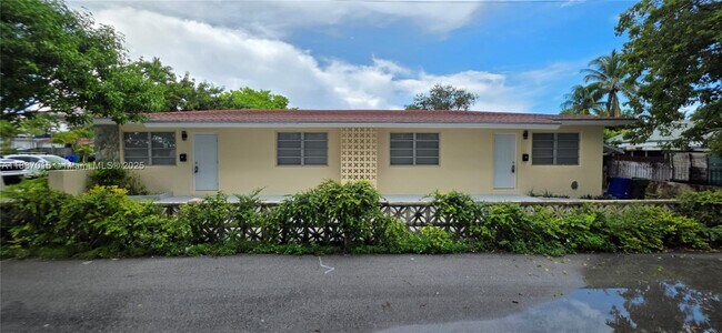 Foto del edificio - 23 NW 32nd Ct