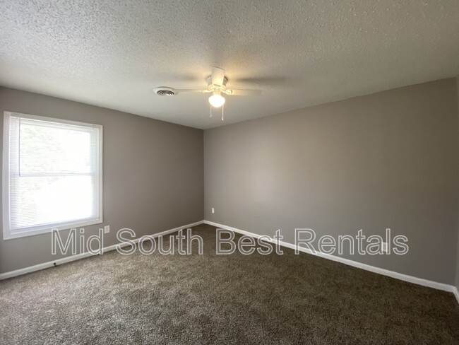 Building Photo - 7426 Doncaster Ln