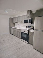 Building Photo - 61 Fenwyck Blvd