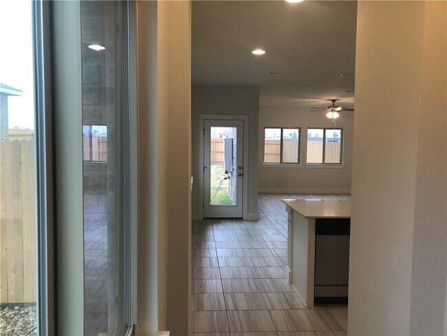 Building Photo - 520 White Steppe Way