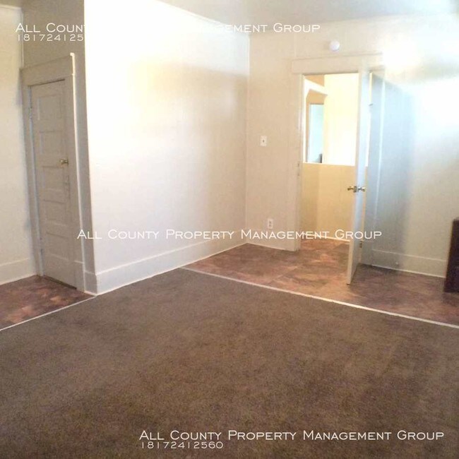 Building Photo - Charming home in South Hemphill Heights