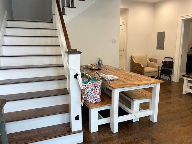 Foto del edificio - 2044 Beacon St