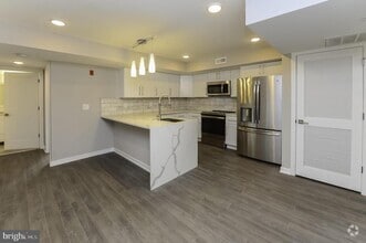 Building Photo - 726 N 19th St