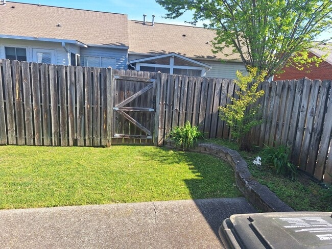 Foto del edificio - 4415 Greenfern Way