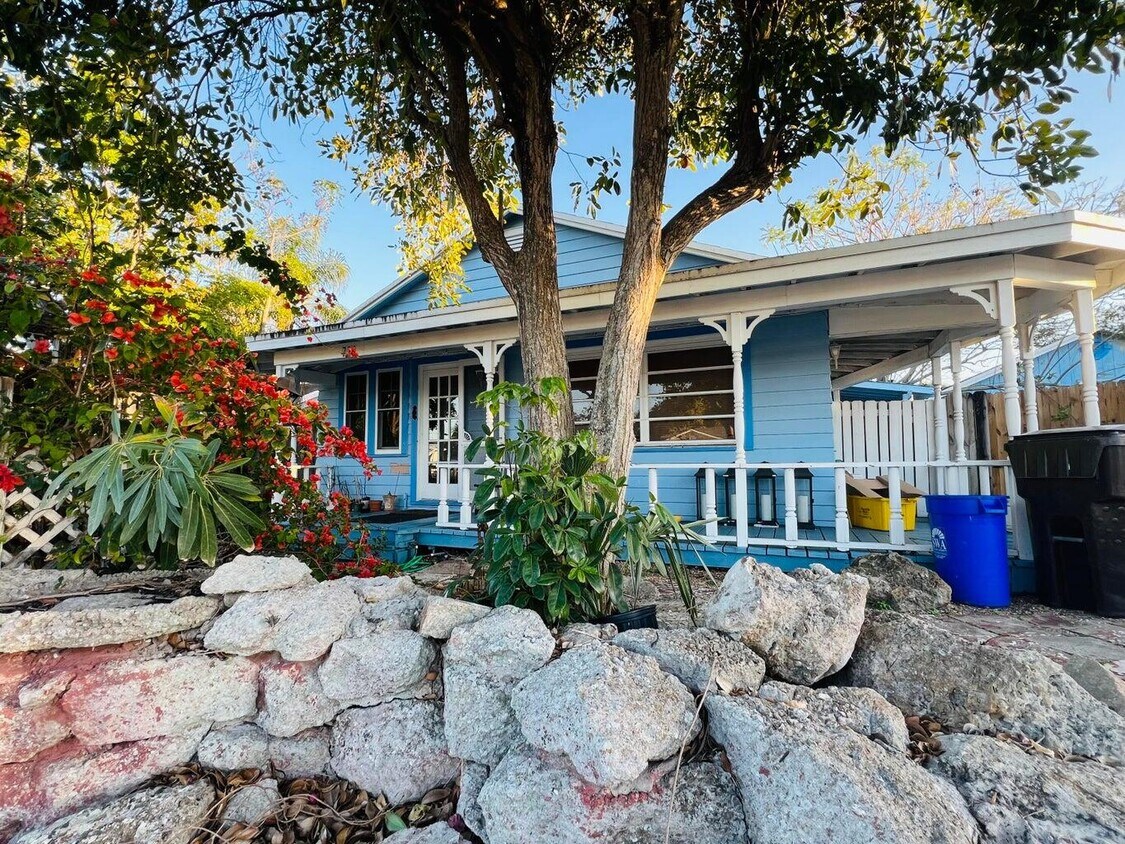 Foto principal - 714 W Lakewood Rd