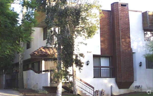Foto del edificio - 422 N Jackson St