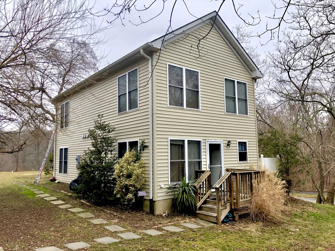 Primary Photo - 6140 Hatches Ct
