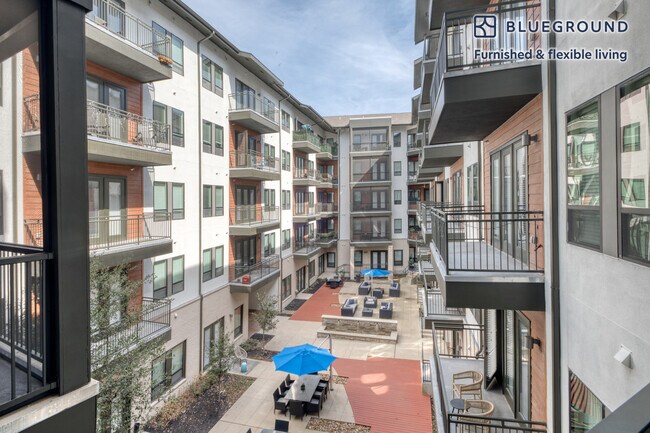 Foto del edificio - 3201 Esperanza Crossing