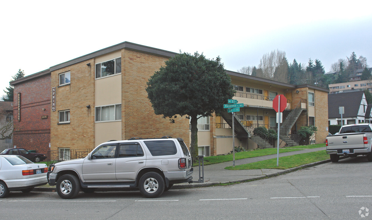 Building Photo - Springs Apartments