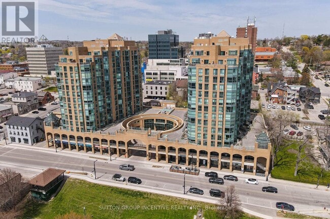 Photo du bâtiment - 150 Dunlop St E