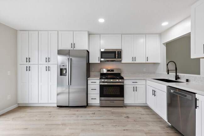 Foto del edificio - 2524 Ocean Cove Dr