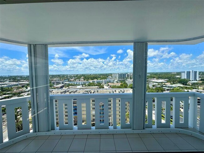 Foto del edificio - 1012 N Ocean Blvd