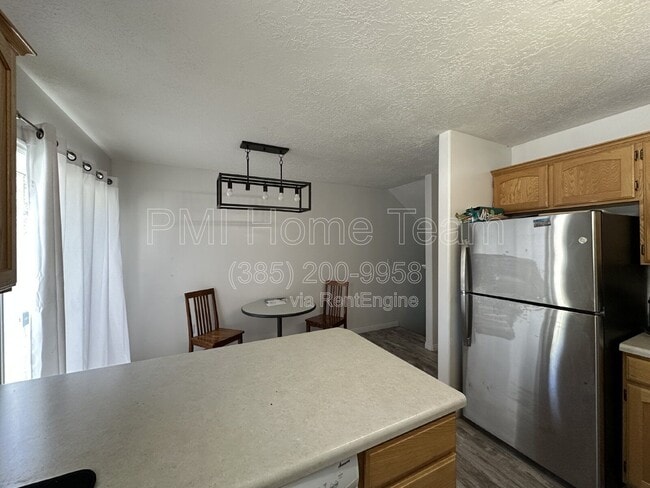 Building Photo - 619 W 2300 S