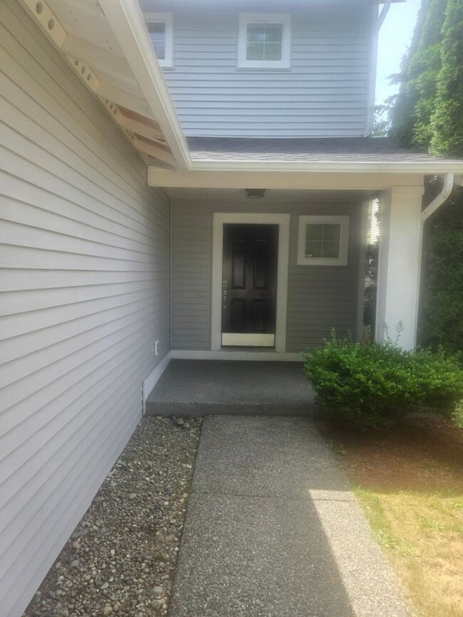 Building Photo - 3bd/2.5ba Maple Valley Home
