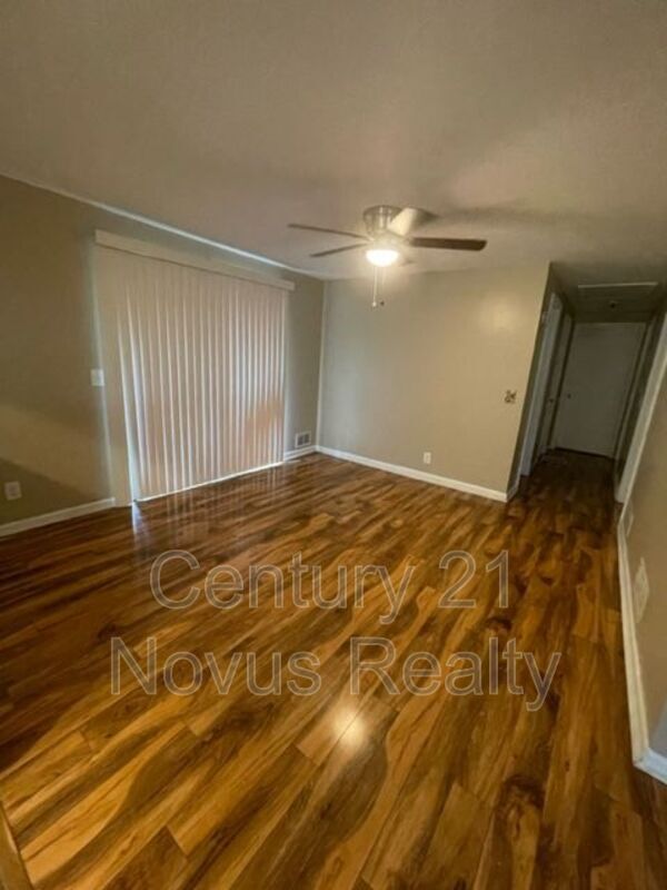 Foto del edificio - 112 Carroll Cir